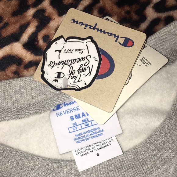 Cropped Champion Sweater - Picture 5 of 5